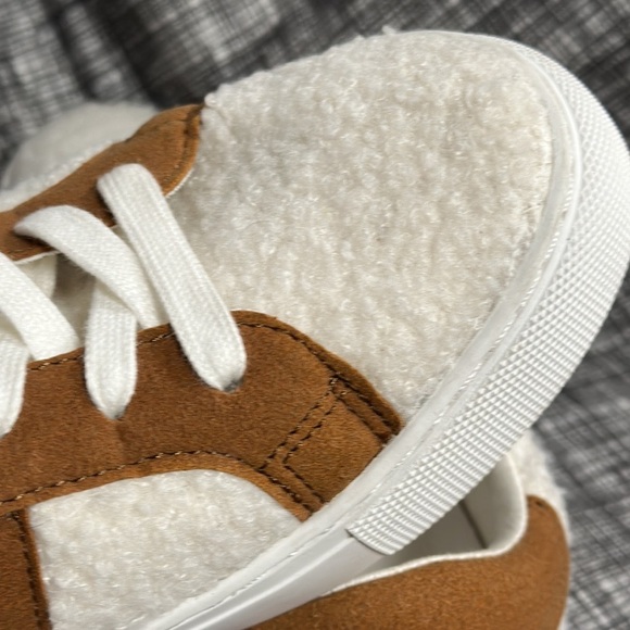 J. Crew Striped Sherpa Road Trip Sneakers, 9.5 US, Great Condition! - Picture 5 of 7